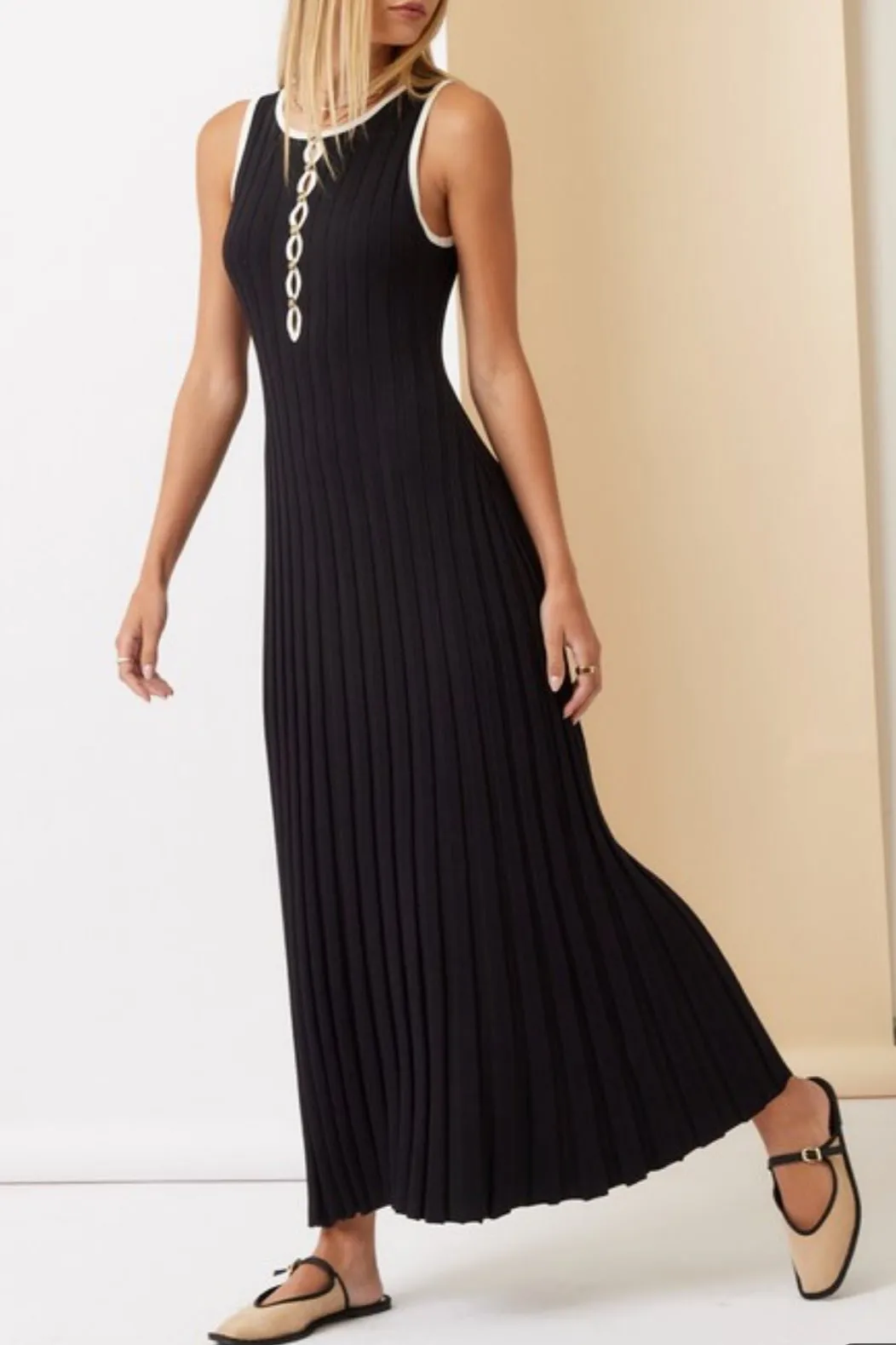 Ribbed Knit Contrast Maxi Dress